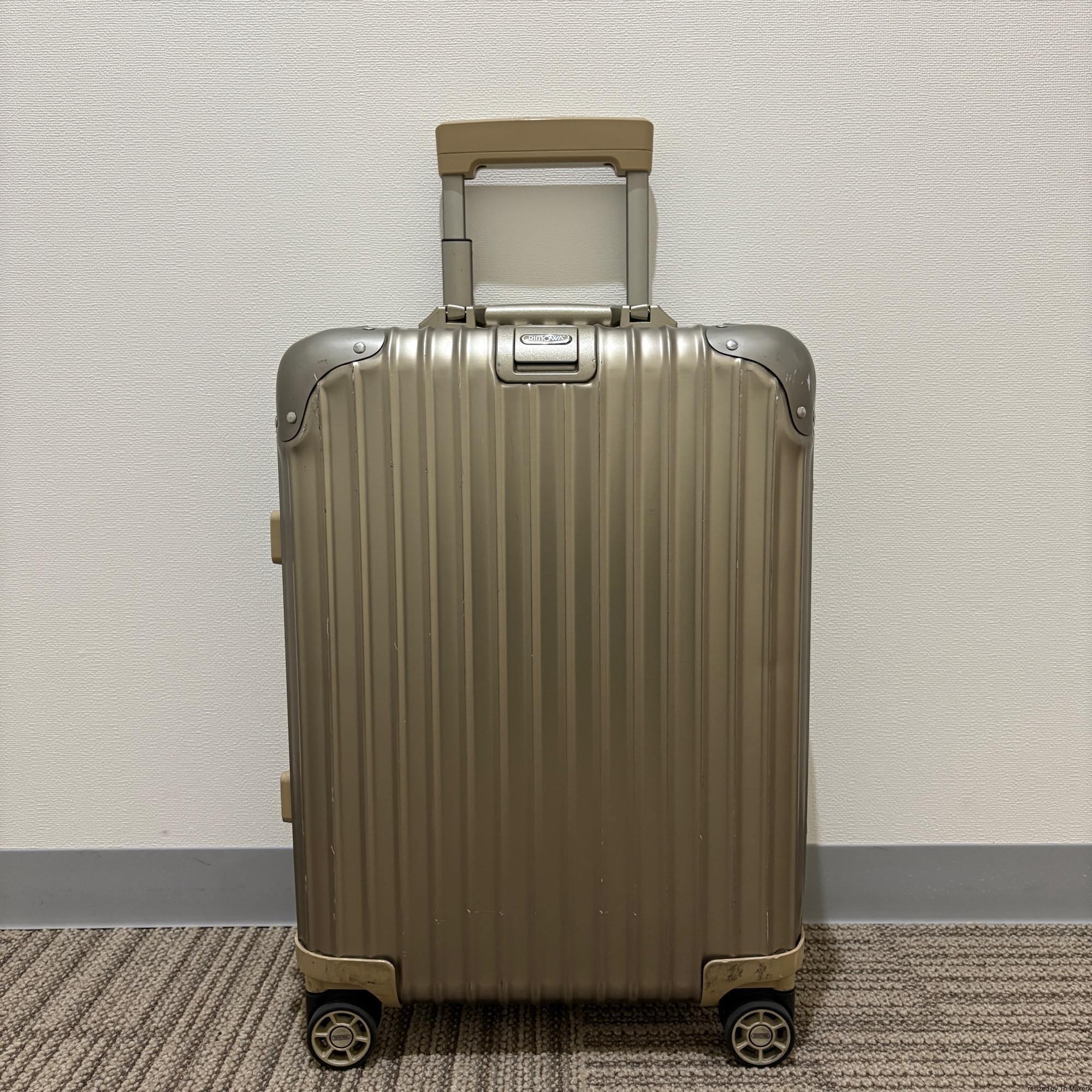 リモワ　トパーズ チタニウム(オリジナル)　923.53.03.4　中古商品　34リットル　4輪