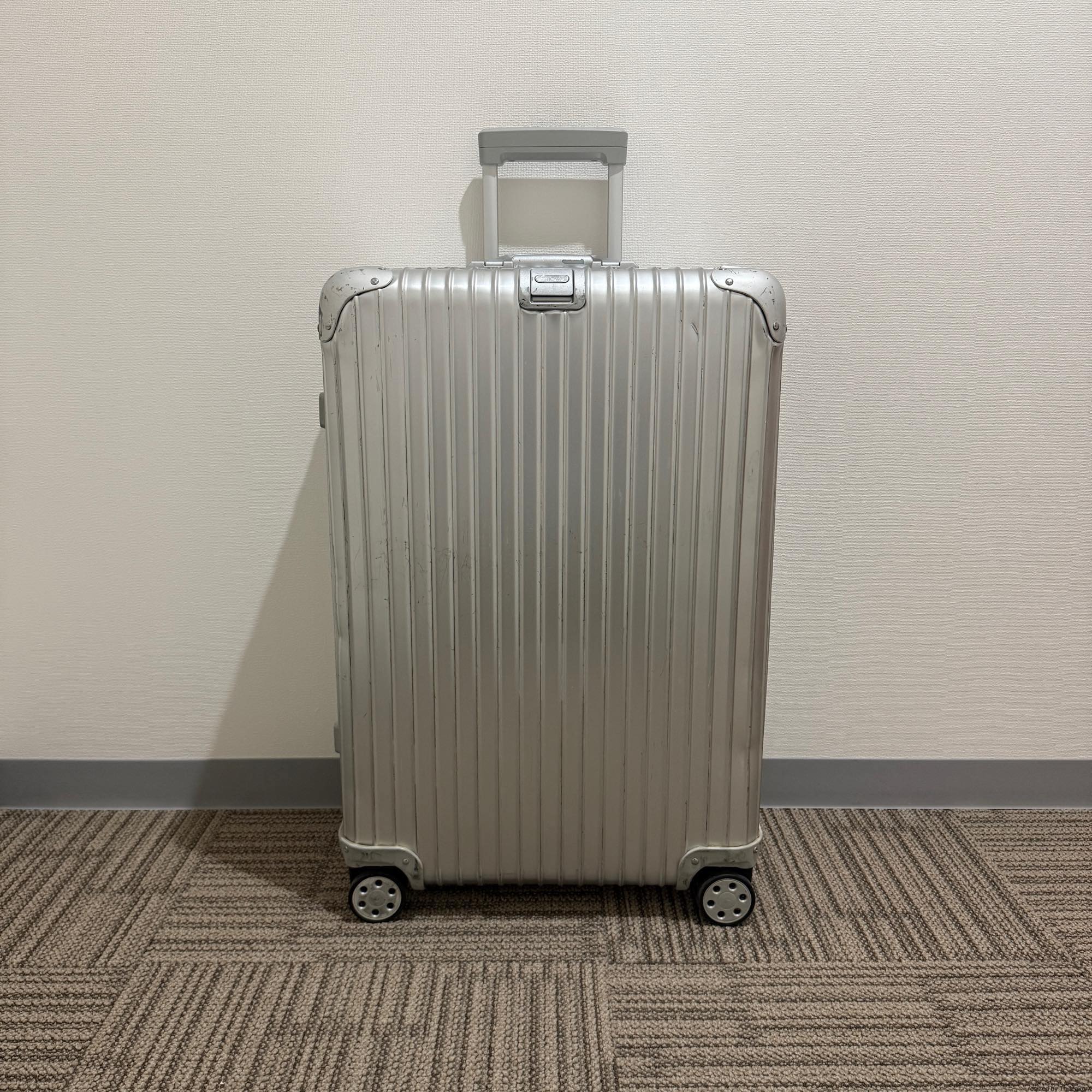 リモワ　トパーズ　923.70.00.4　82リットル　中古商品　4輪