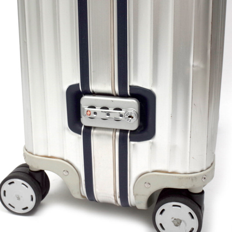 リモワ　シルバーインテグラル　中古品　U923.77　104リットル　4輪