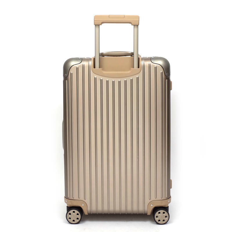 リモワ　トパーズ チタニウム　中古商品　924.63.03.4　64リットル　4輪