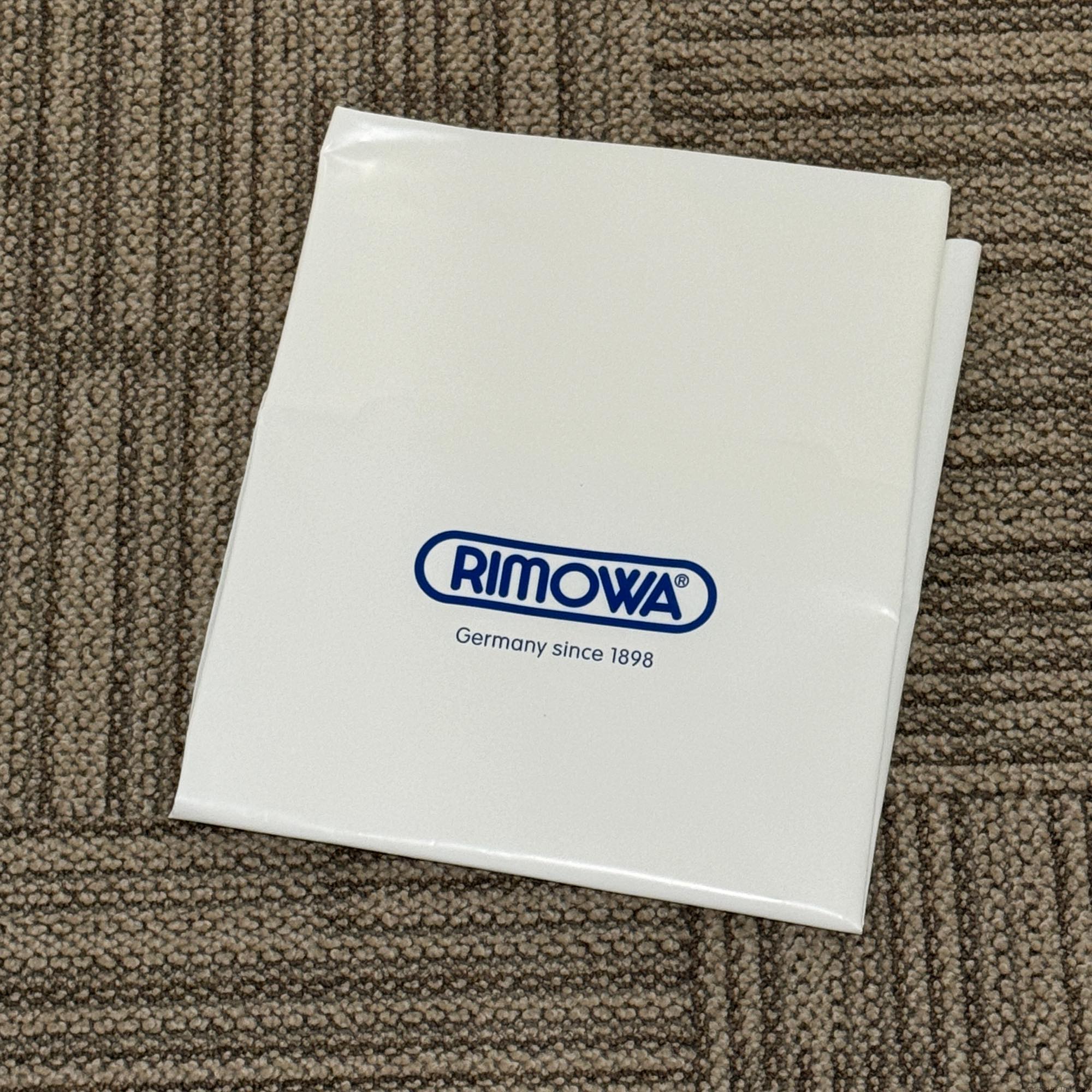 リモワ　トパーズ　ステレス　924.70.01.4　中古商品　78 リットル　4輪