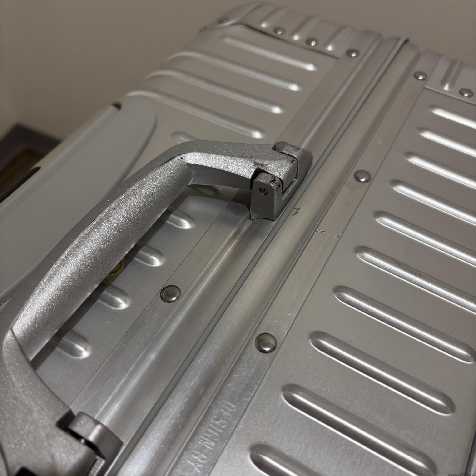 リモワ　オリジナル(トパーズ)　924.77.00.4　中古商品　98リットル　4輪