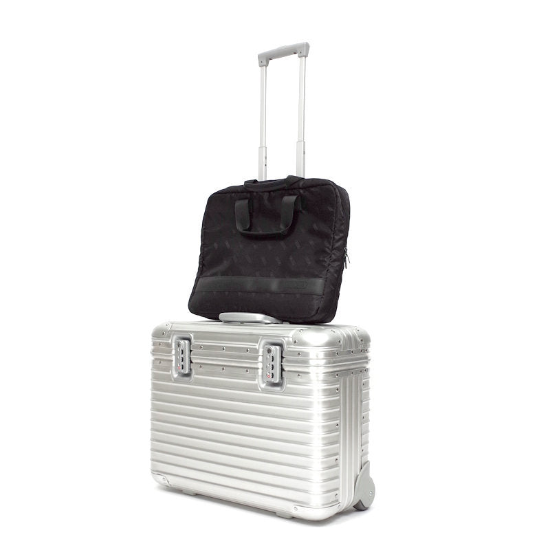 リモワ　パイロット　中古商品　925.50　29リットル　2輪