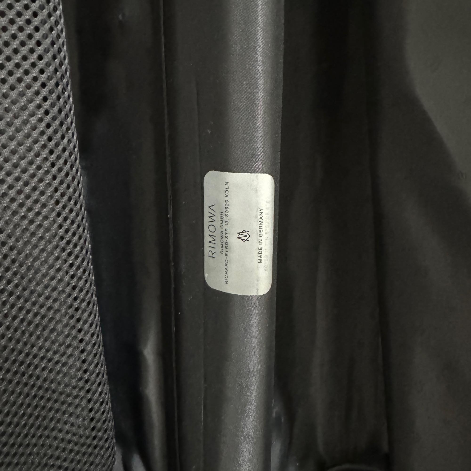 リモワ　シルバーインテグラル　925.52　35リットル　中古商品　2輪