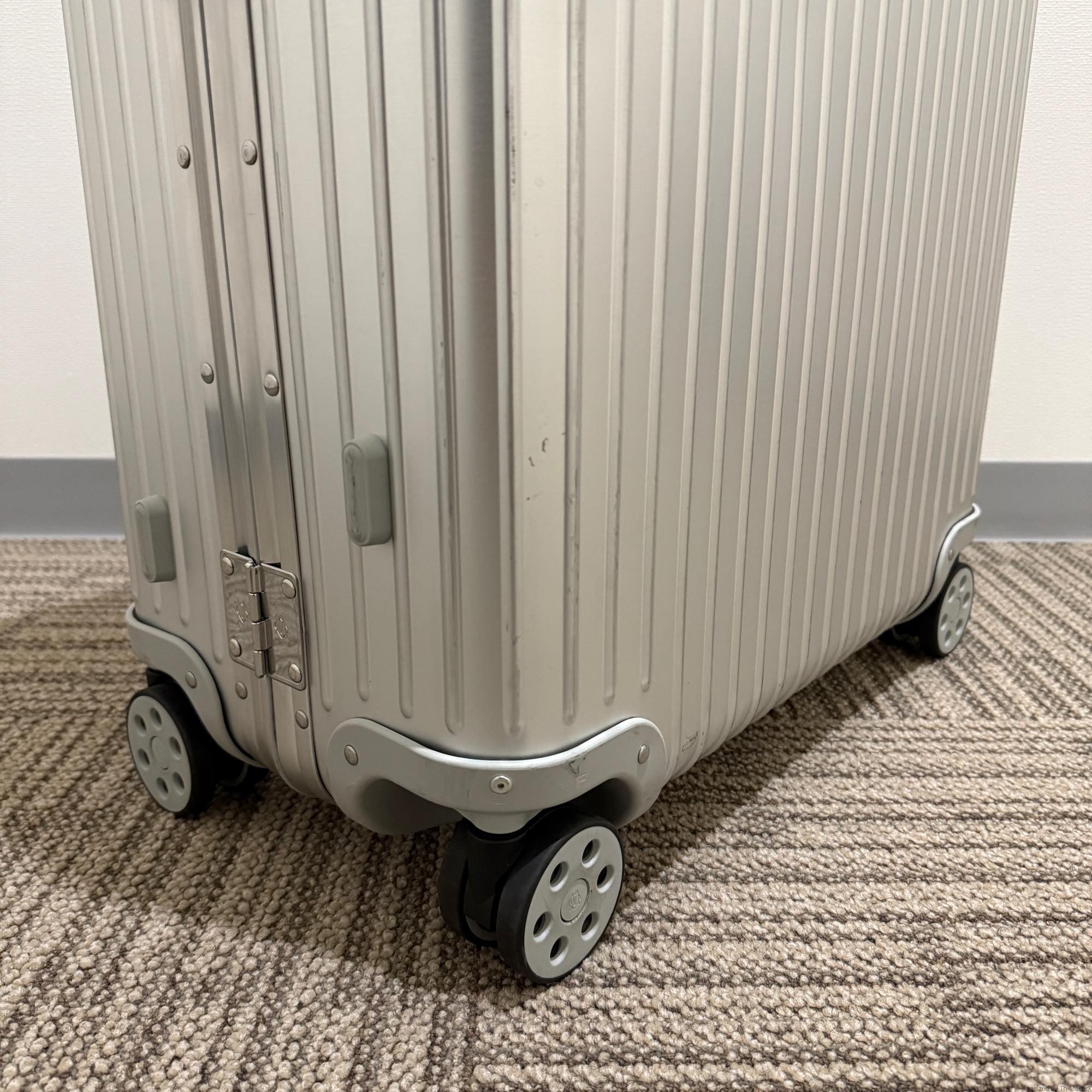 リモワ　オリジナル　チェックインL　925.73.00.4　シルバー　中古美品　86リットル　4輪