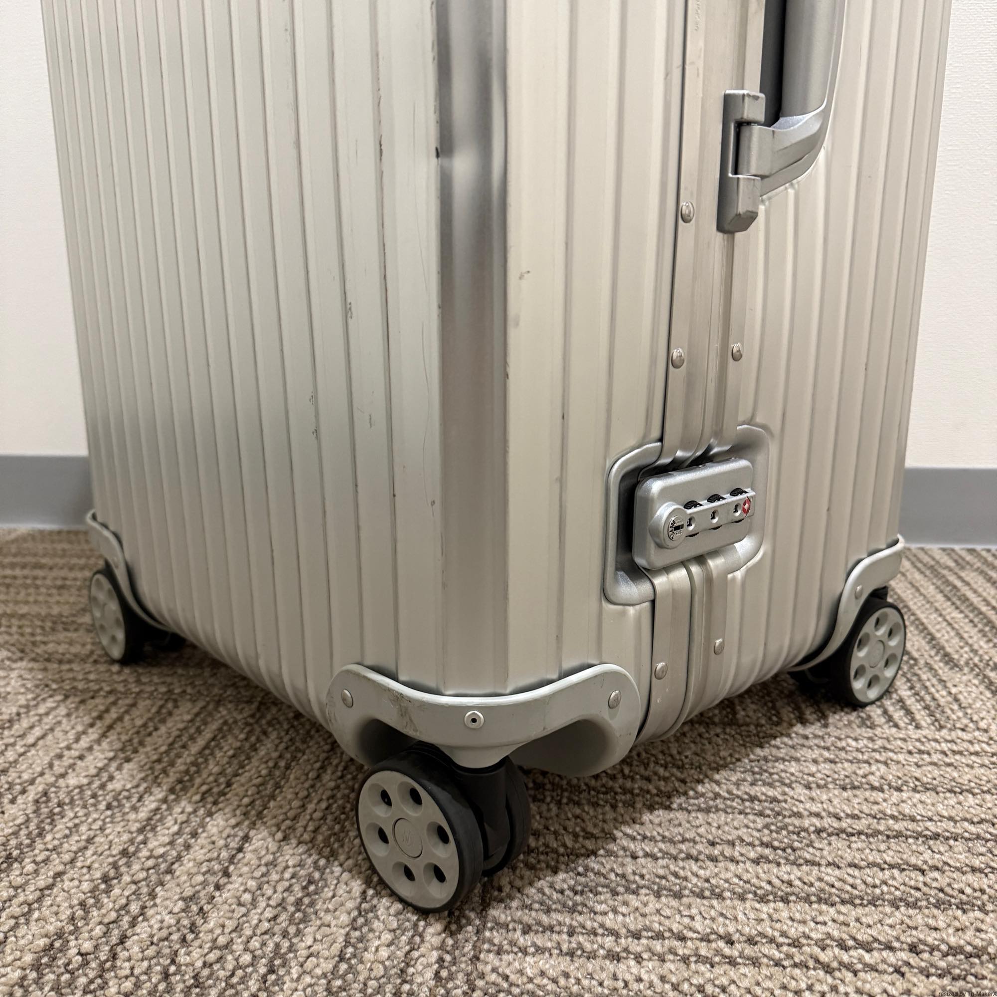 リモワ　オリジナル　925.75.00.4　中古美品　トランク　シルバー　 90リットル　4輪
