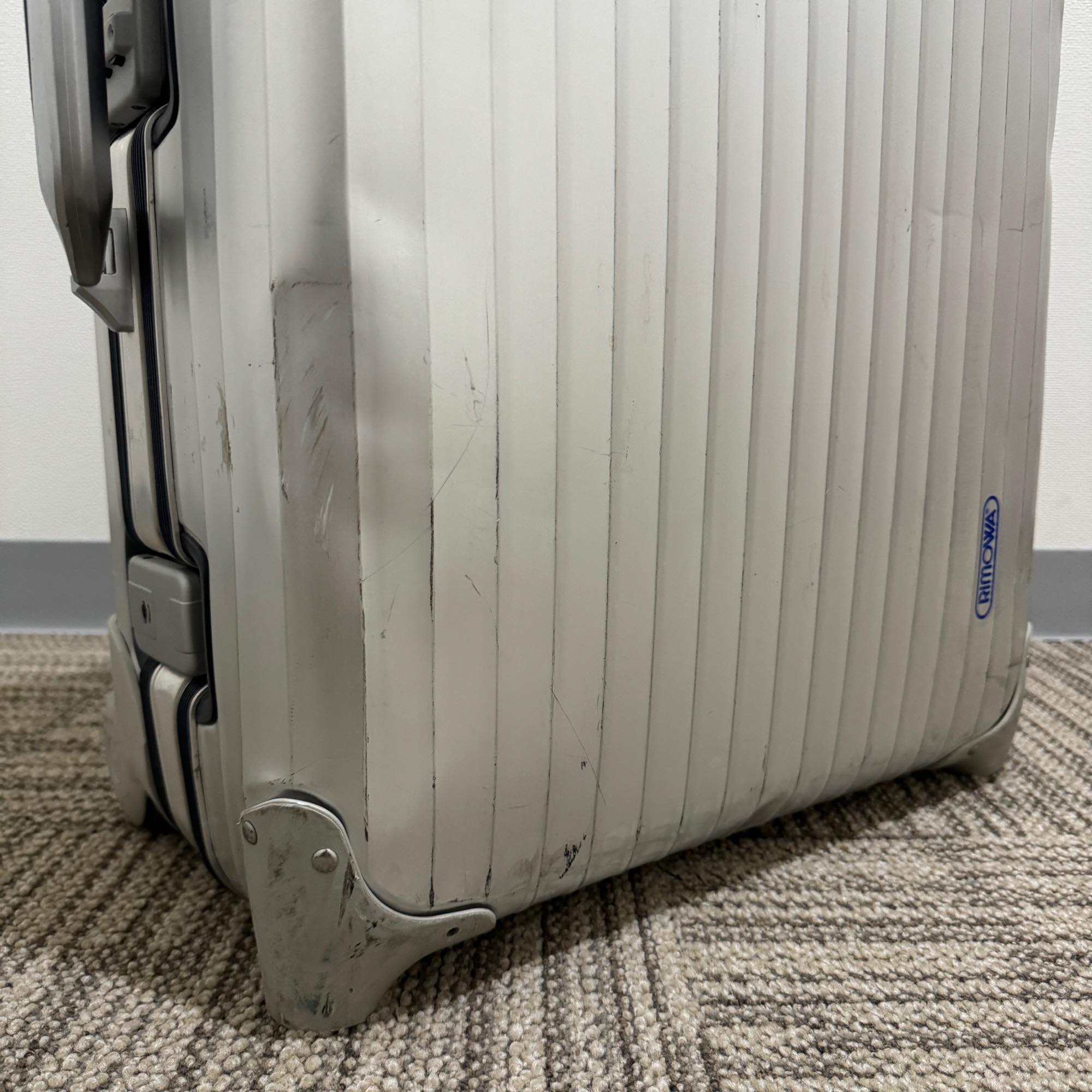 リモワ　シルバーインテグラル　中古商品　U926.63　63リットル　2輪