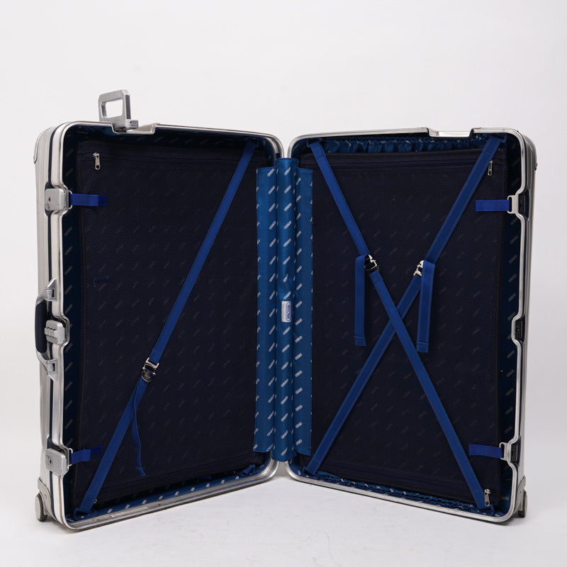 リモワ　シルバーインテグラル　中古商品　927.77　104リットル　4輪