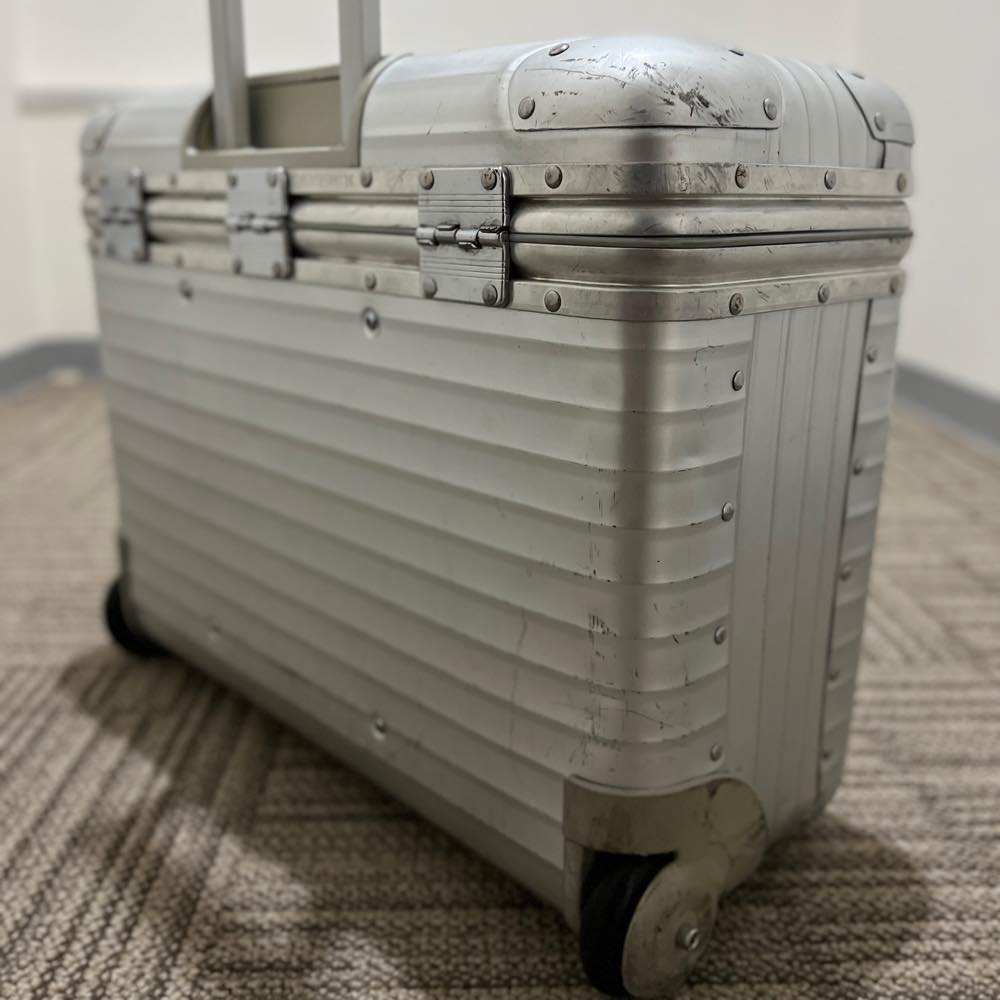 リモワ　パイロット　中古商品　928.50　36リットル　2輪
