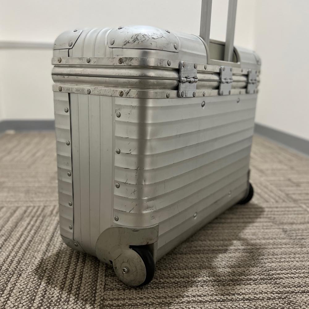 リモワ　パイロット　中古商品　928.50　36リットル　2輪