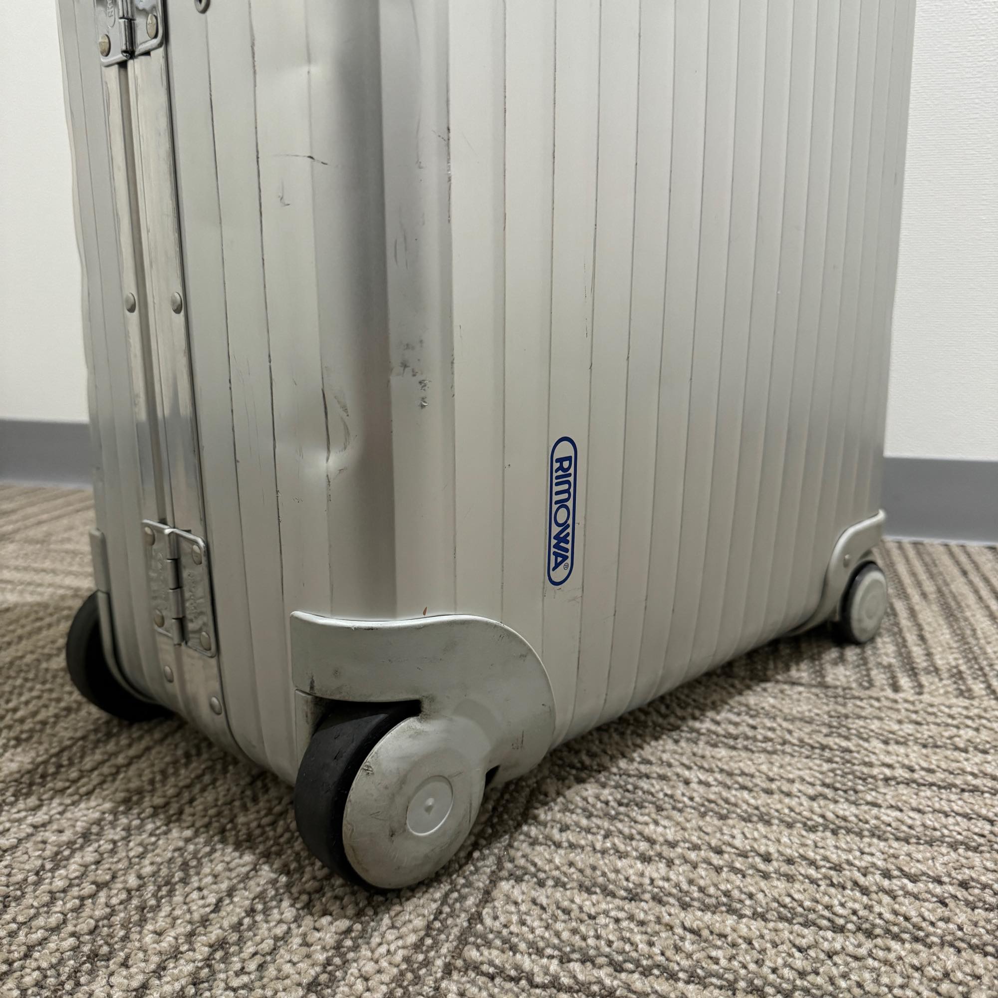 リモワ　トパーズ　中古商品　U931.63　63リットル