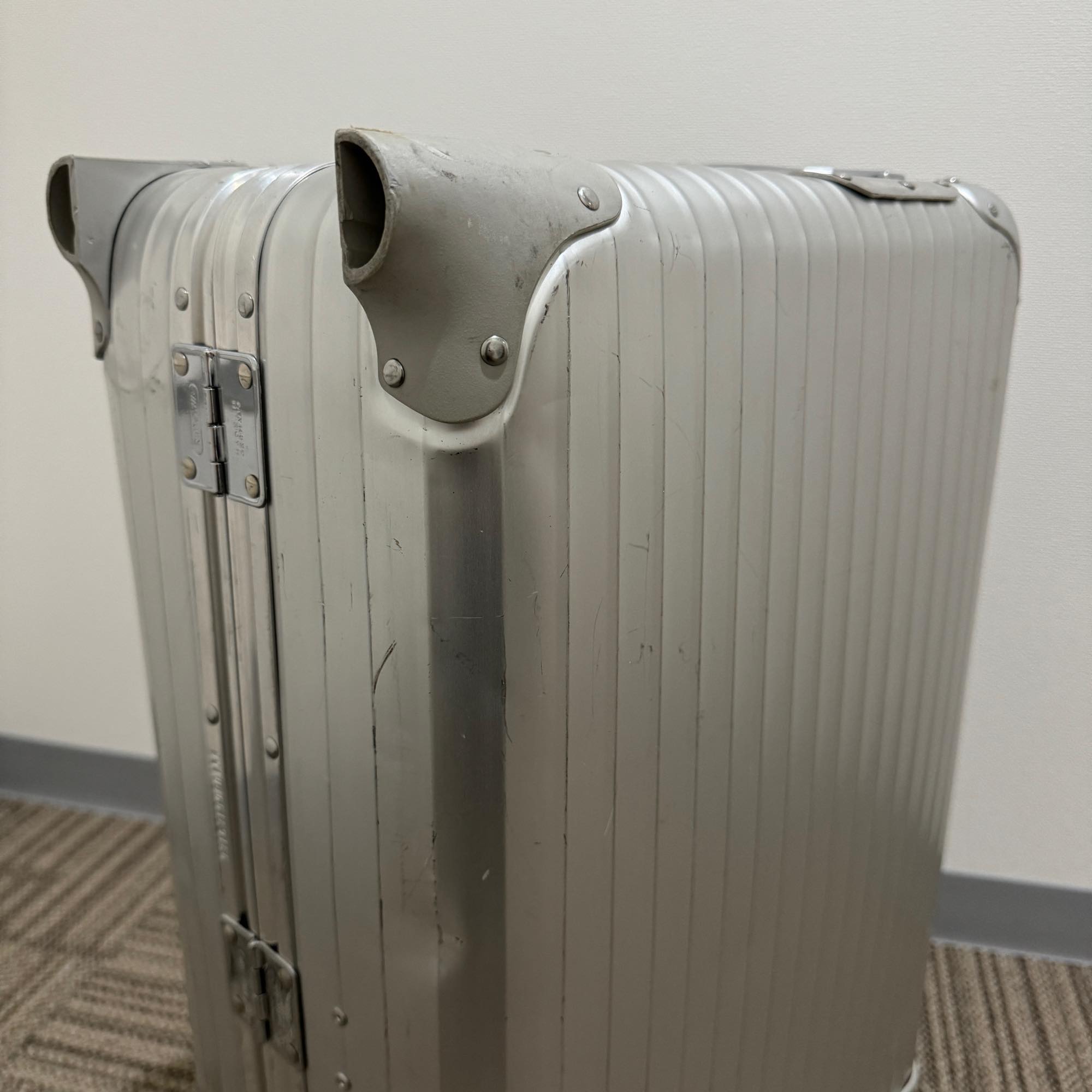 リモワ　トパーズ　中古商品　U931.63　63リットル