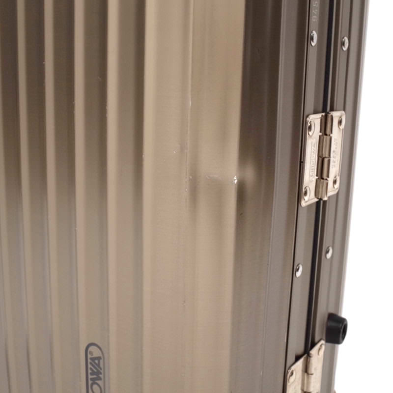 リモワ　トパーズ　945.52 　中古商品　32リットル　4輪