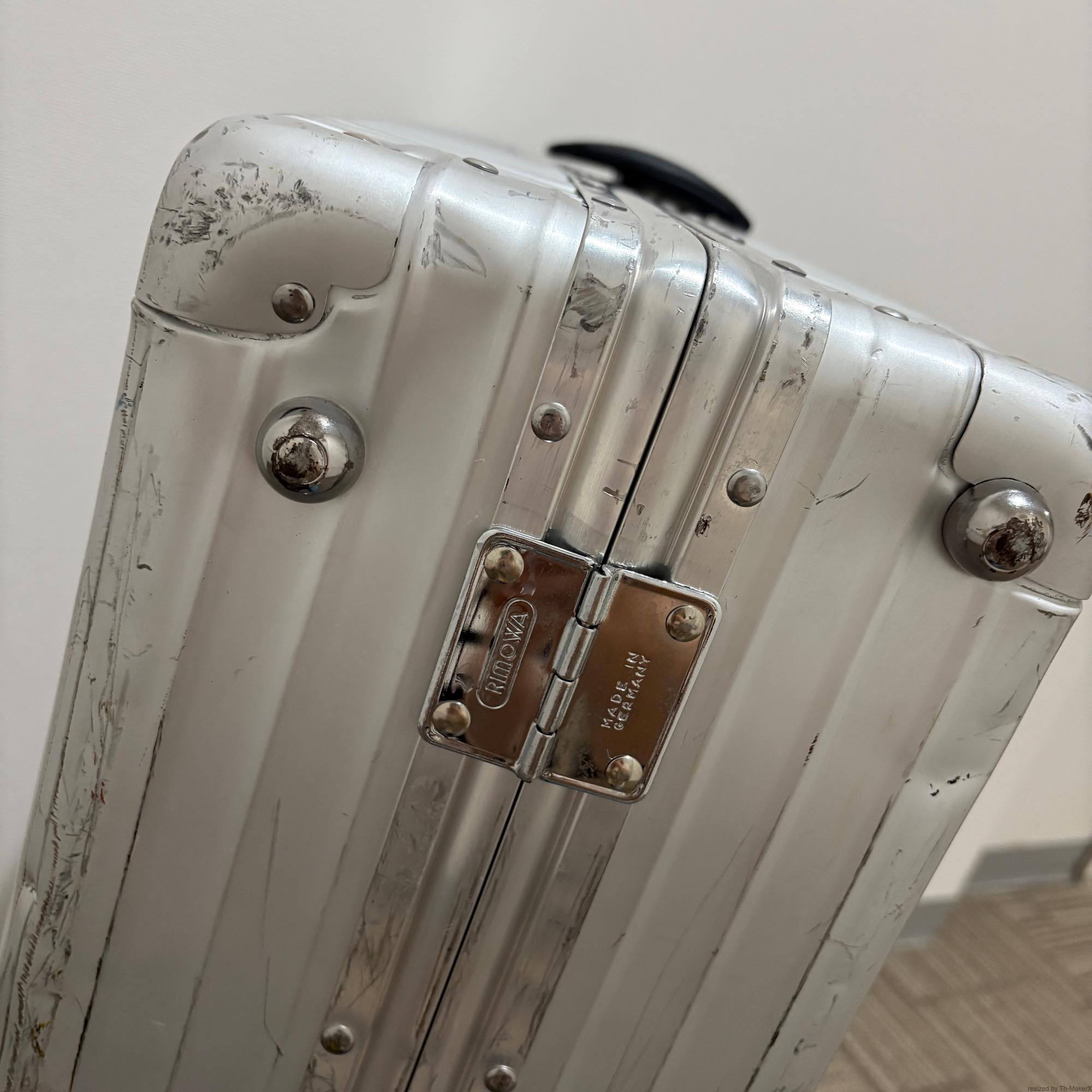 リモワ　サバンナ　中古商品　U957.77　2輪