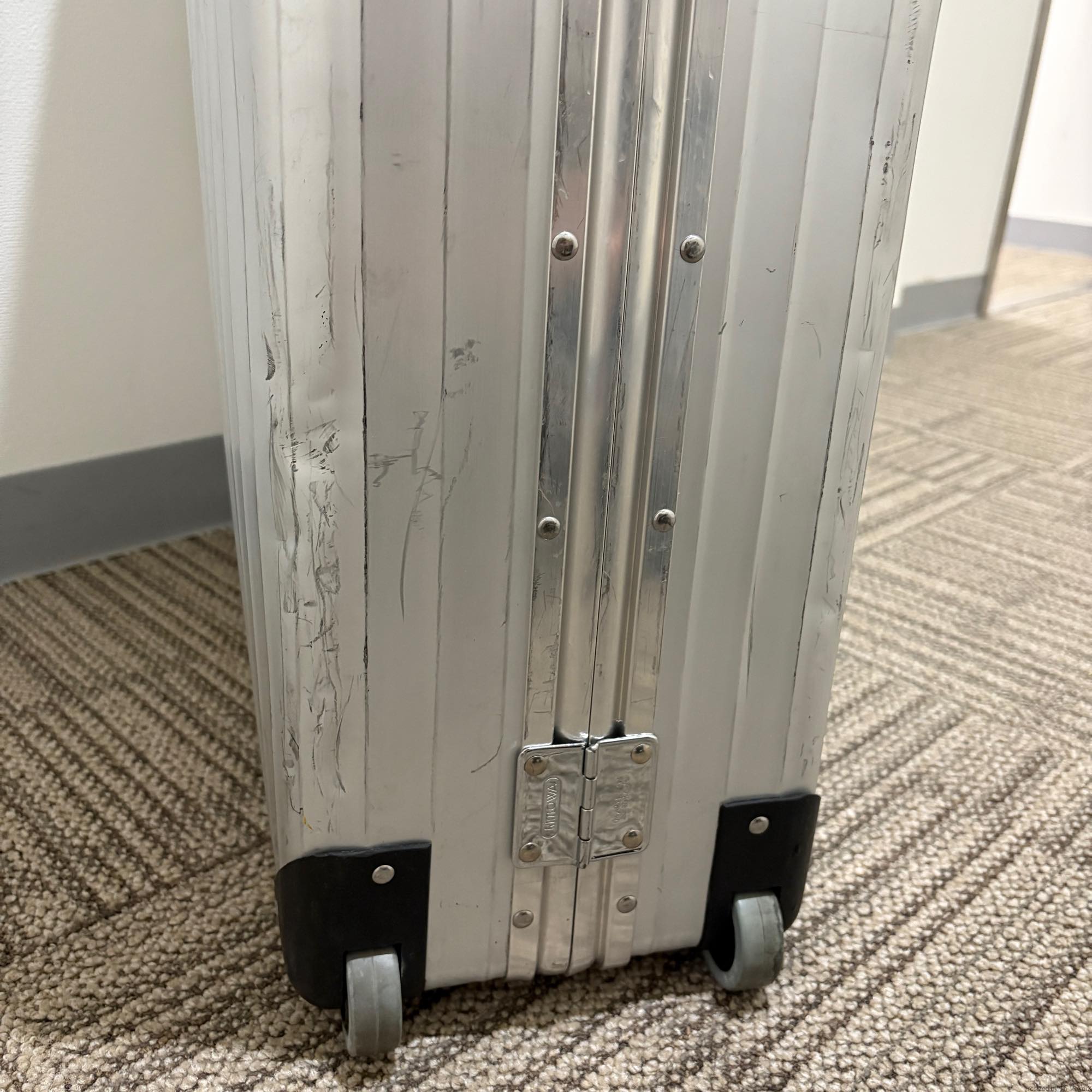 リモワ　サバンナ　中古商品　U957.77　2輪