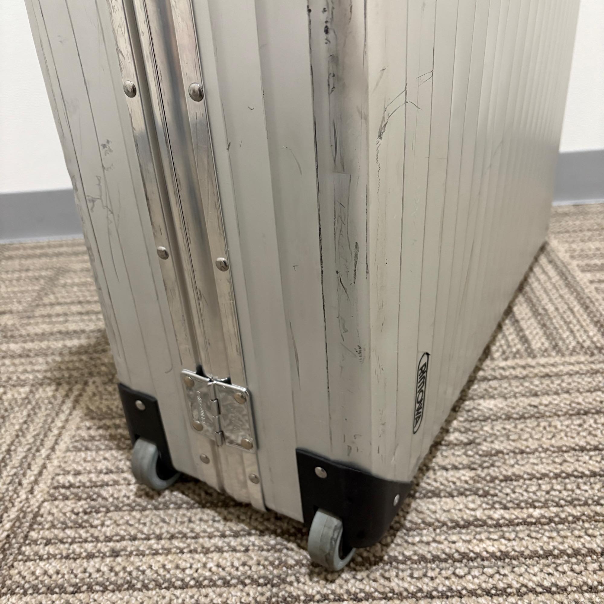 リモワ　サバンナ　中古商品　U957.77　2輪