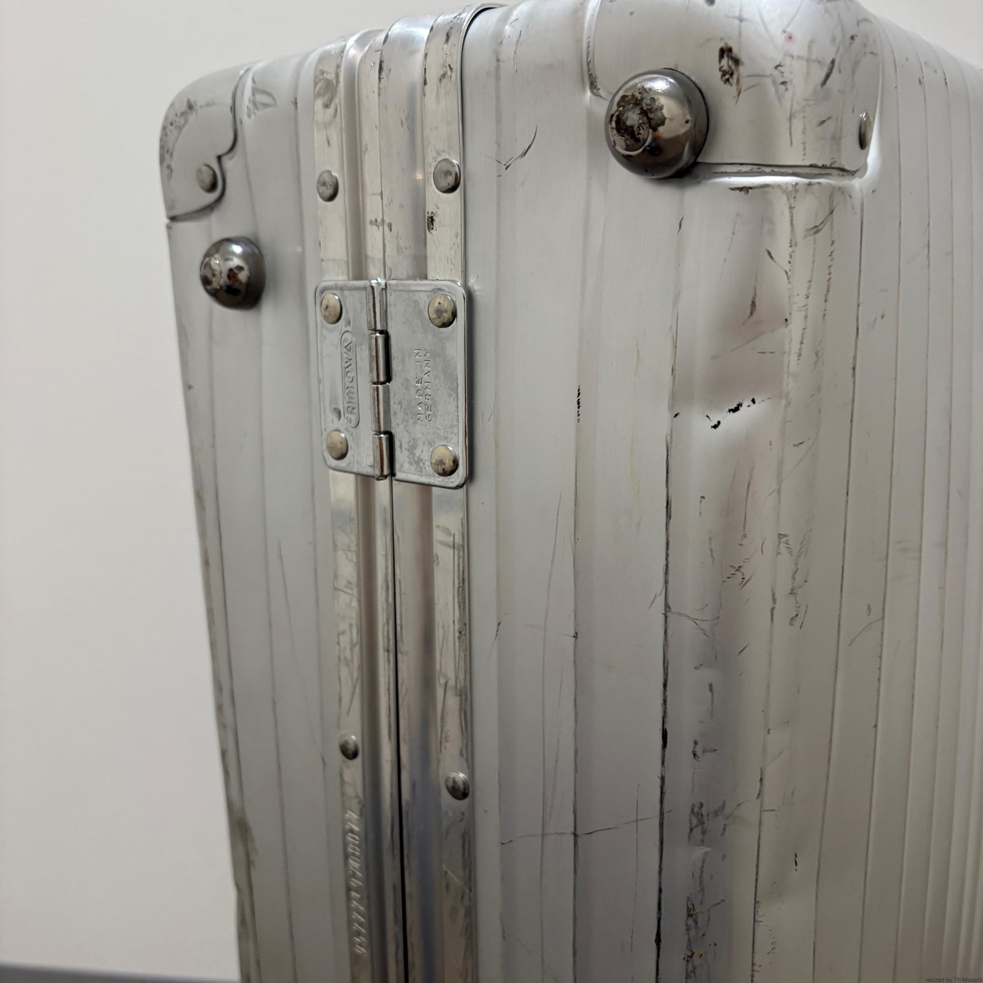 リモワ　サバンナ　中古商品　U957.77　2輪