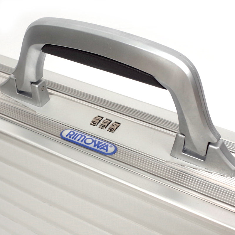 リモワ　トパーズ　アタッシェ　973.13 　中古商品　8リットル