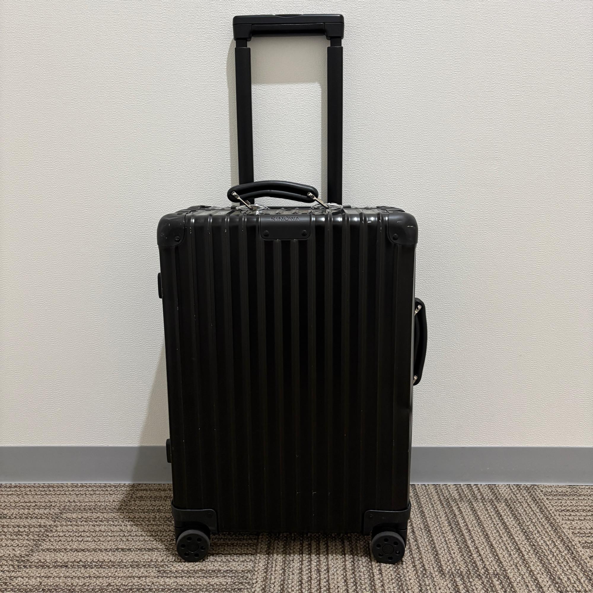 リモワ　クラシック　973.53.01.4　キャビン　ブラック　中古美品　36リットル　4輪