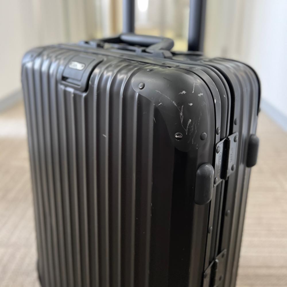 リモワ　トパーズ ステルス　986.11　32リットル　中古商品　2輪